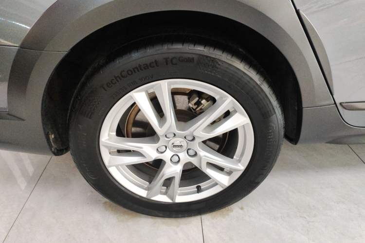 Used Volvo V90 2019 Cross Country T5 AWD Smart Range Version China VI Standard
