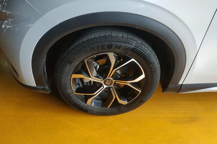 Used BYD Yuan PLUS 2024 Honor Edition 430KM Beyond Model Left Front Wheel Hub