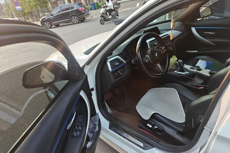 Used BMW 3 Series 2018 320i M Sport Package
