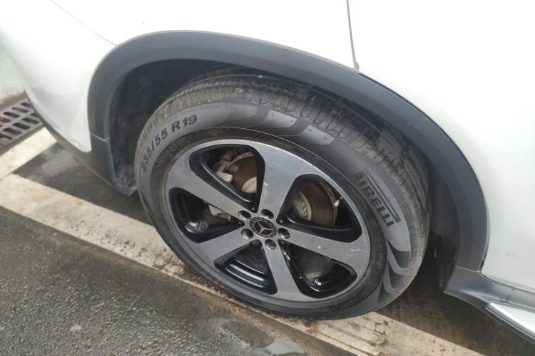 Used Mercedes-Benz GLC 2018 GLC 260 4MATIC Luxury Model Right Rear Wheel Hub