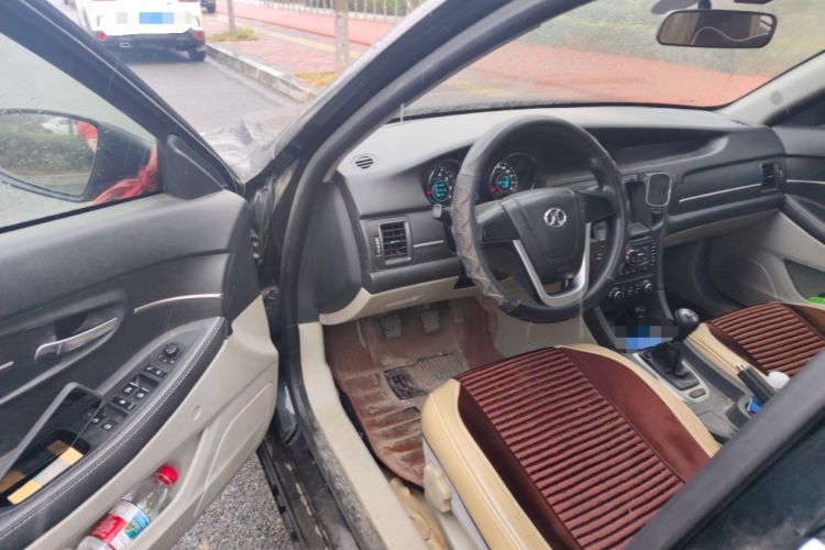 Used BAIC Senova D50 2014 1.5L manual standard version