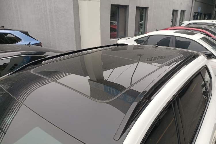 Used Volkswagen Tharu 2024 300TSI Two-Wheel-Drive Moon Luxury Edition