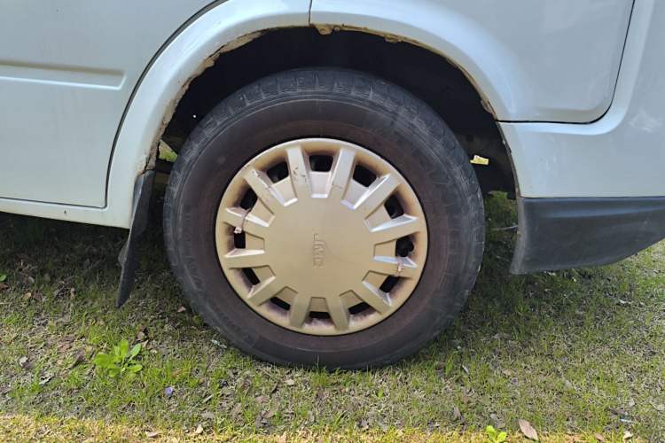 Used JMC Transit 2019 2.8T Commercial Version Long Wheelbase Mid-Roof 6-Seater Rear Single Tire China VI Emission Standard – JX493
