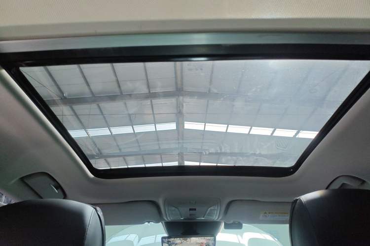 Used Hongqi HS5 2019 2.0T Smart Connect Flagship All-Wheel-Drive Version Headliner