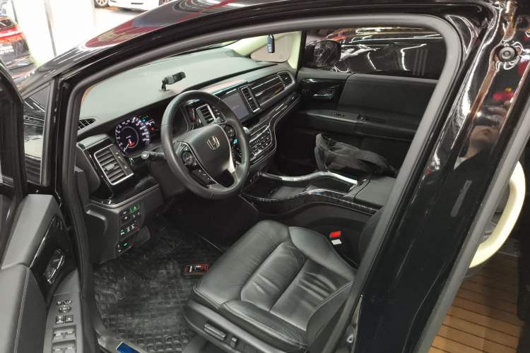 Used Honda Elysion 2019 2.0L Hybrid Luxury Edition
