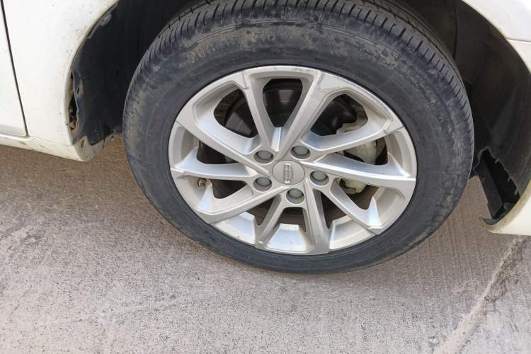 Used Geely Auto Emgrand 2021 UP 1.5L CVT Luxury Model Right Front Wheel Hub