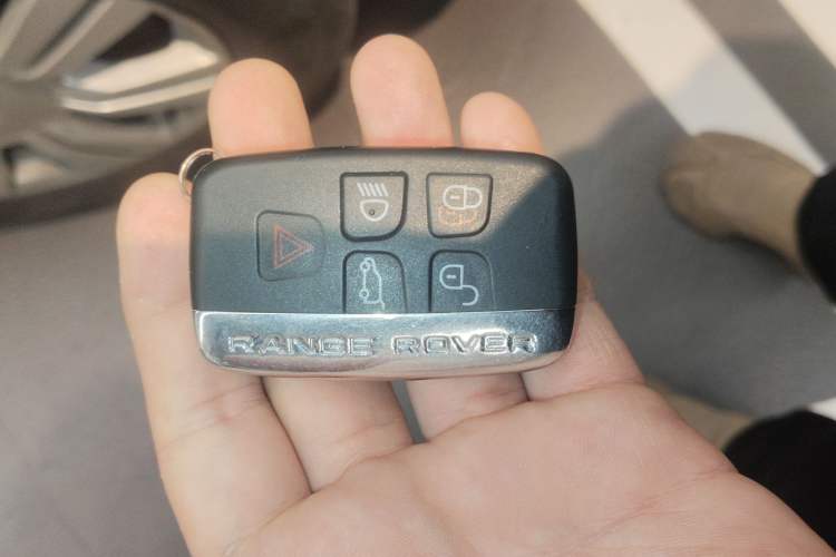 Used Land Rover Range Sport 2010 5.0 SC V8 HSE Vehicle Key
