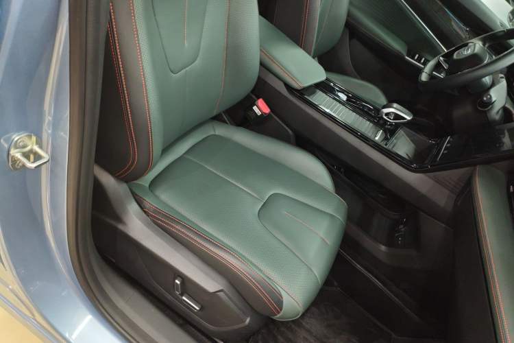 Used Geely Auto Emgrand X7 Sport 2024 1.5TD Prestige Edition