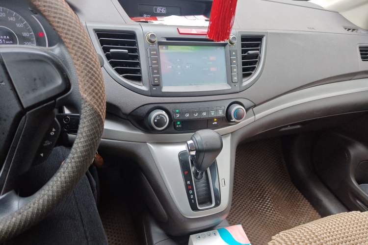 Used Honda CR-V 2012 2.0L two-wheel drive urban version Audio And AC Panel