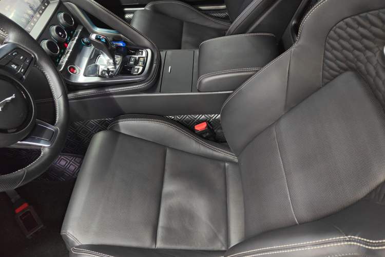 Used Jaguar F-TYPE 2023 P300 Convertible R-DYNAMIC BLACK