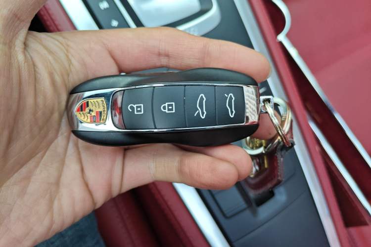 Used Porsche 718 2022 Boxster 2.0T Vehicle Key