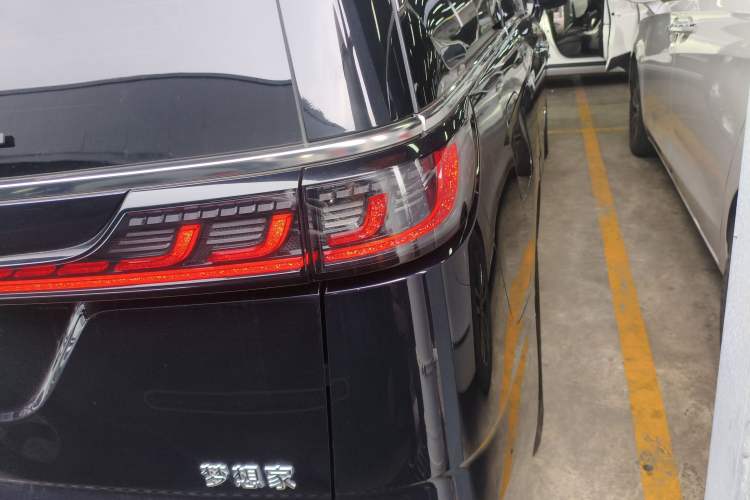 Used VOYAH Dream 2024 PHEV Extended-Range Premium Edition Right Rear Taillight