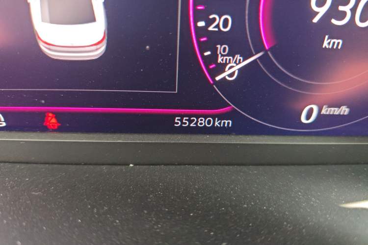 Used Volkswagen Passat 2023 Facelift 330TSI Luxury Edition Odometer Close Up