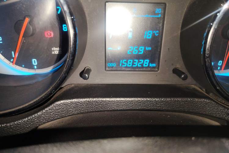 Used CHANGAN CS35 2015 1.6L Automatic Prestige Model China V Standard Odometer Close Up