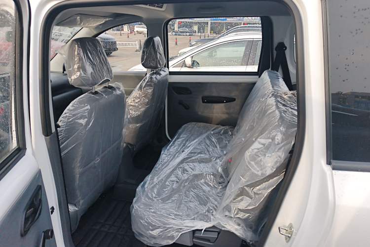 Used Wuling Hongguang New Energy 2025 Extended-Range Hybrid 50 km Standard Version
