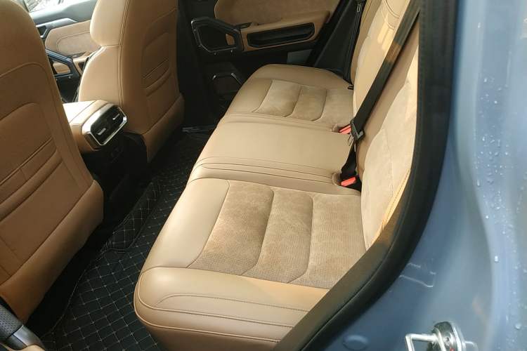 Used JETOUR Traveler 2023 2.0T All-Wheel Drive CrossPRO+