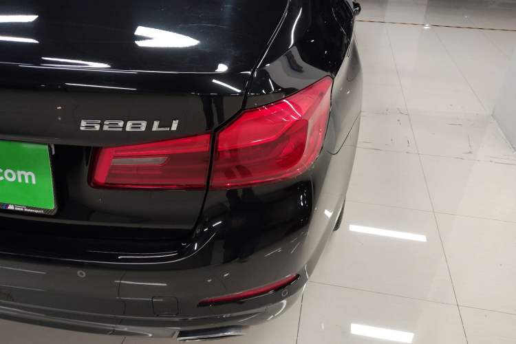 Used BMW 5 Series 2018 528Li Launch Special Edition Exterior 3