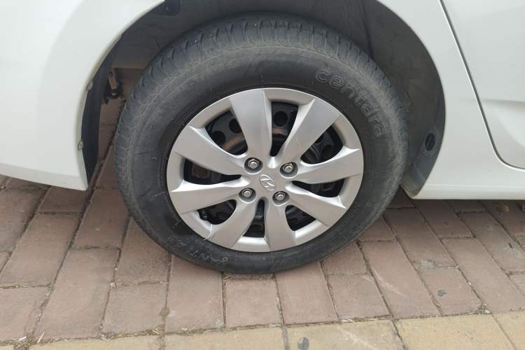 Used Hyundai Verna (older generation) 2014 1.4L Manual Smart GLS Trim