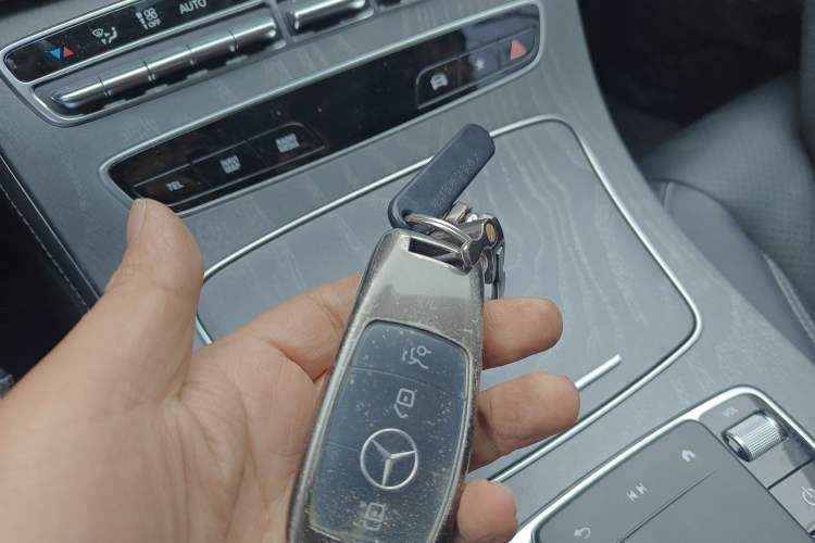 Used Mercedes-Benz E-Class 2022 Revised Version E 300 L Sporty and Stylish Edition
