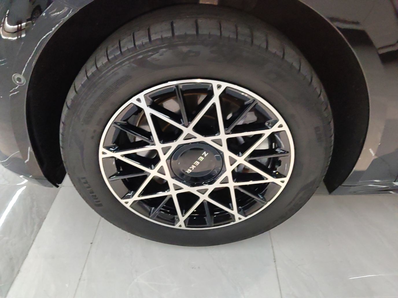 Zeekr 009 2024 Six-Seat Executive Version 4WD 108 kWh — снимка 10