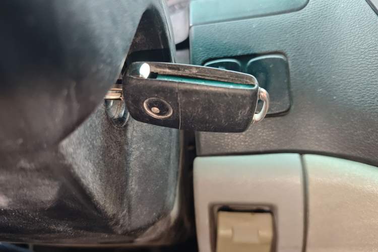 Used FORTHING Lingzhi 2016 M3 1.6L 7-Seater Standard Model China V Emission Standard Vehicle Key