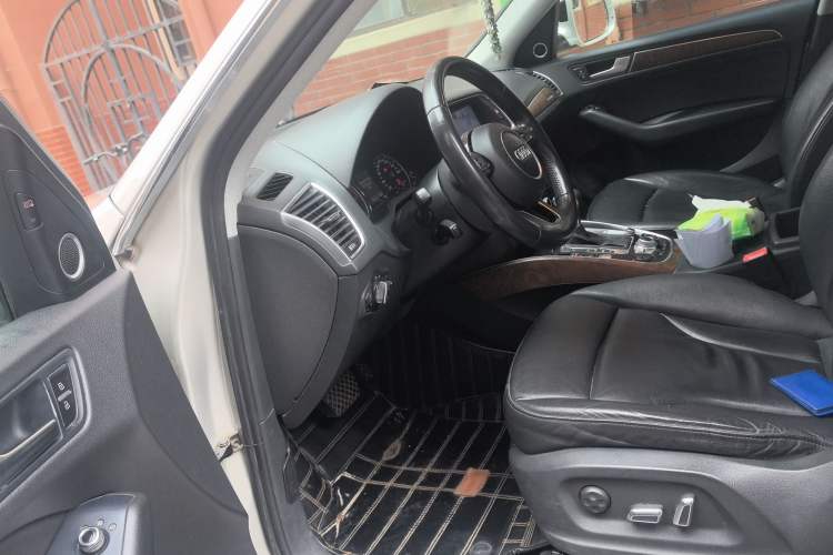 Used Audi Q5 2013 40 TFSI Comfort Edition Left Front Seat