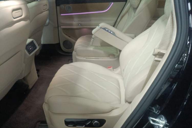 Used Hima AITO M9 2025 Extended-Range Ultra Version 52 kWh 6-Seater