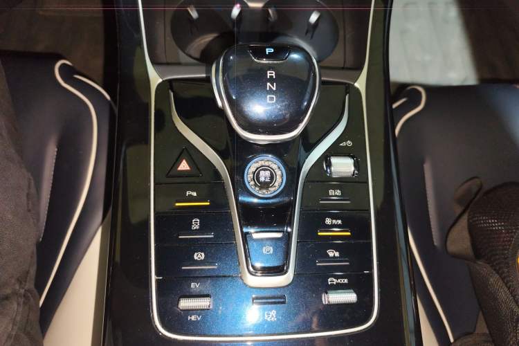 Used BYD Qin PLUS 2021 DM-i 55KM Flagship Model Gear Lever