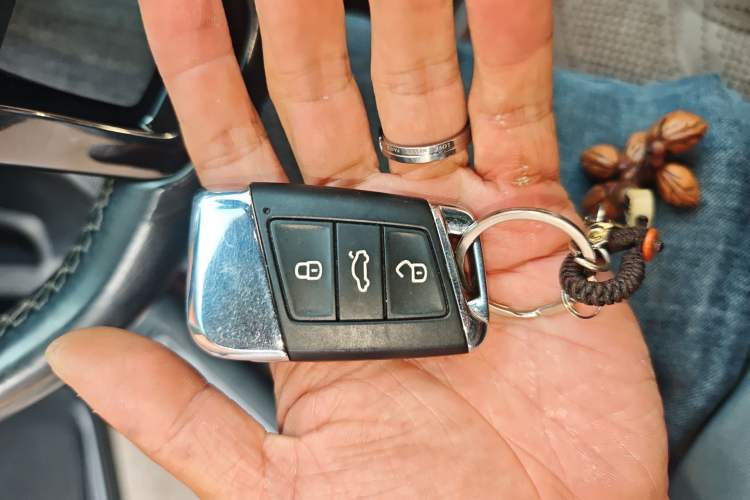 Used Volkswagen Magotan 2018 330TSI DSG Luxury Model Vehicle Key