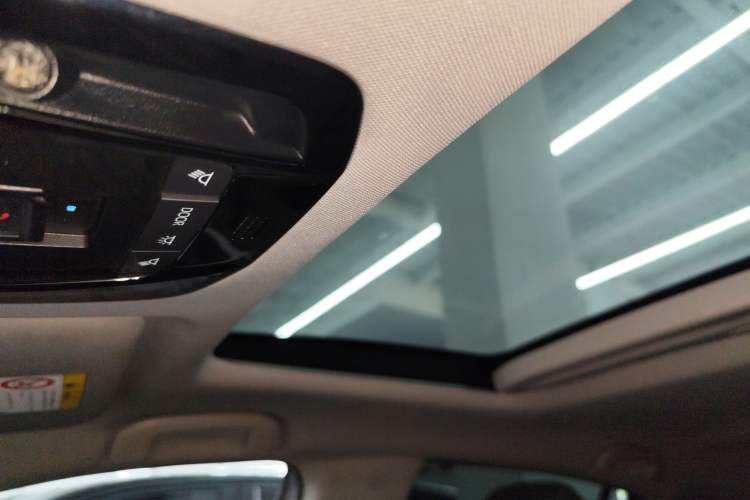 Used Toyota Venza 2023 2.0L CVT Two-Wheel Drive Prestige Version