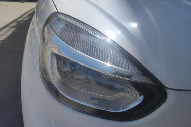 Used Roewe Clever 2021 302 km New Four-Seater Super-Efficient Version
