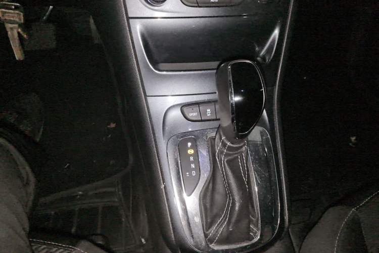 Used Buick Verano 2016 Hatchback 15S Automatic Leading Model Gear Lever