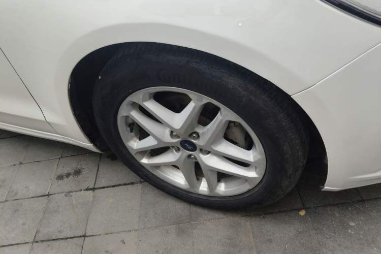 Used Ford Mondeo 2013 1.5L GTDi180 Fashion Edition Right Front Wheel Hub