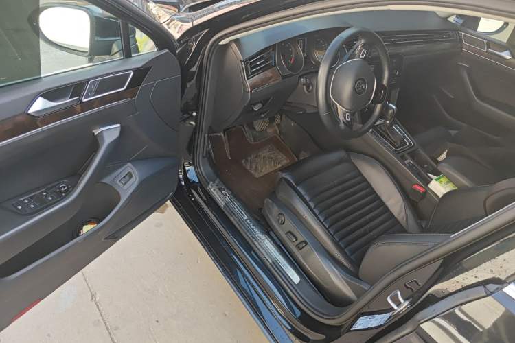 Used Volkswagen Magotan 2018 Facelift 330TSI DSG Luxury Model Driver Seat