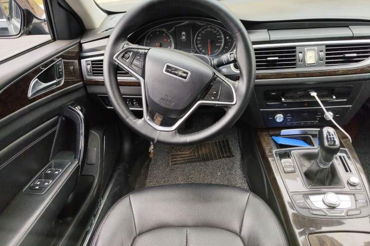 Used Zotye Z700 2016 1.8T Manual Luxury Model