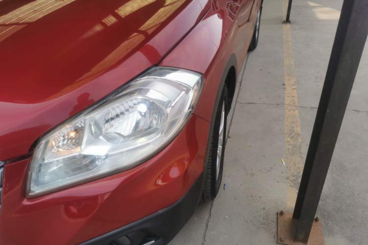 Used Suzuki S-Cross 2015 1.6L CVT Two-Wheel Drive Entry-Level Trim Left Front Headlight