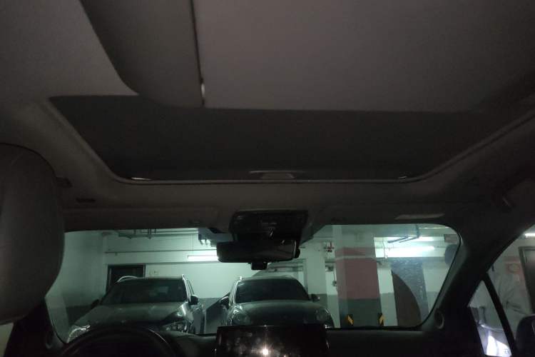 Used Toyota SIENNA 2021 2.5L Hybrid Platinum Edition Headliner