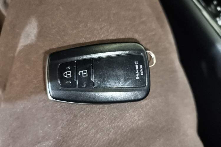 Used Toyota C-HR 2018 2.0L Leading with Sunroof China VI Standard
