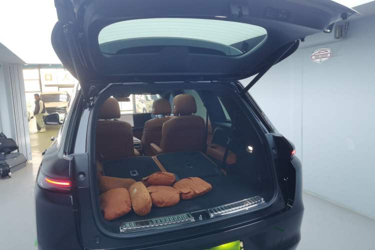 Used Li Auto L8 2023 Pro Model Trunk