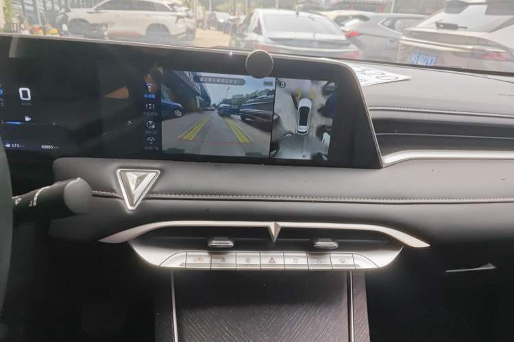 Used Venucia V 2023 260T Idol Edition Pro Audio And AC Panel