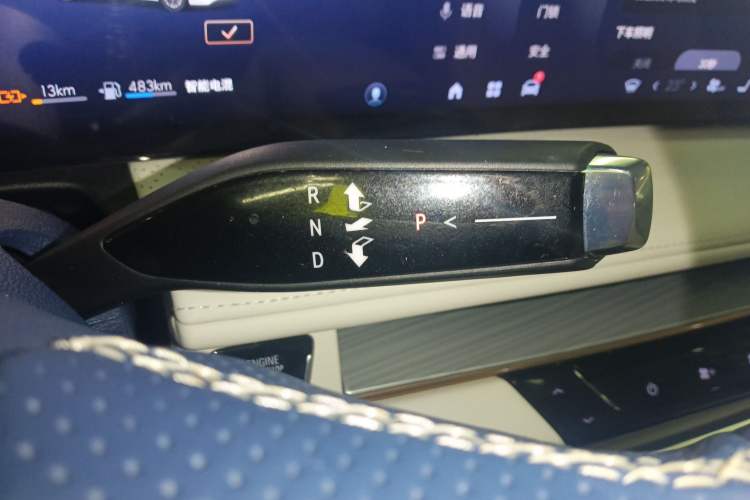 Used Buick GL8 New Energy 2024 Lu Zun Luxury Edition 7-Seater Gear Lever