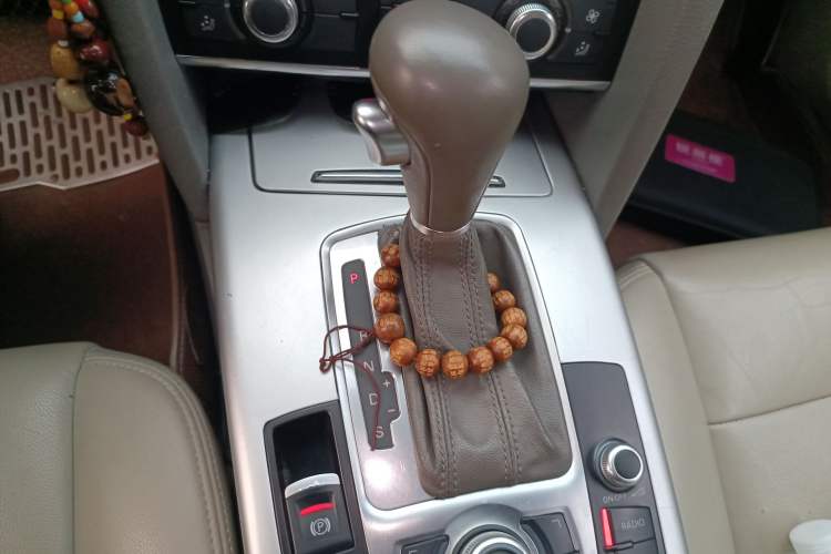 Used Audi A6L 2011 2.0 TFSI Automatic Standard Edition Gear Lever