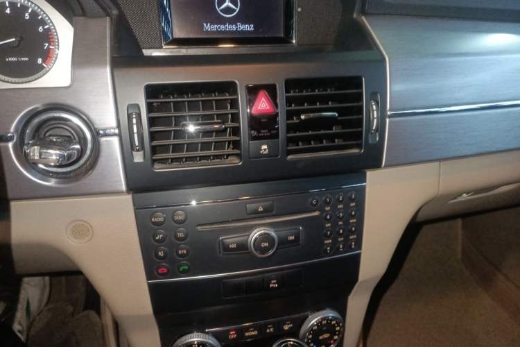 Used Mercedes-Benz GLK-Class 2011 GLK 300 4MATIC Fashion Model Audio And AC Panel
