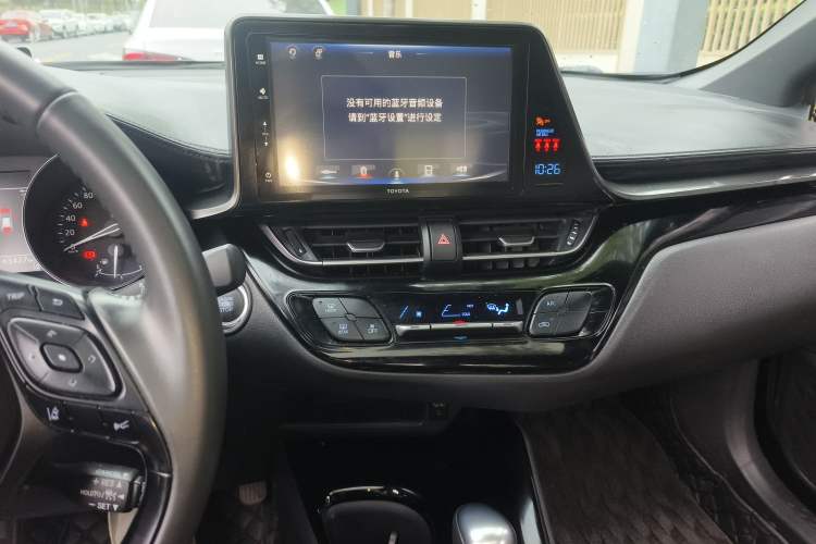 Used Toyota IZOA 2020 2.0L Yichi Version
