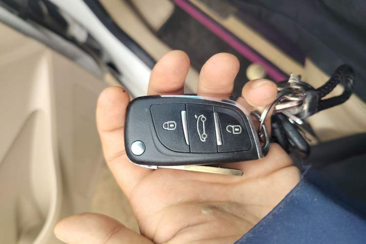 Used Wuling Hongguang 2015 1.5L S1 Comfort China V Standard Vehicle Key