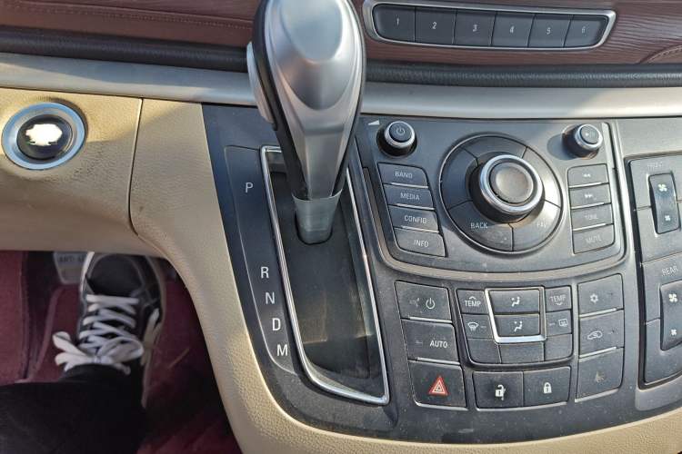 Used Buick GL8 2014 2.4L CT Luxury Business Comfort Edition