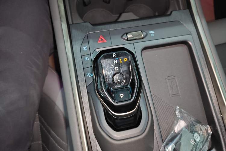 Used Ford Edge 2023 Ford Explorer L 2.0T EcoBoost Four-Wheel Drive 7-Seater Supreme Model