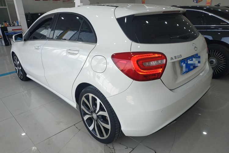 Used Mercedes-Benz A-Class (Import) 2015 A 200 Fashion Model