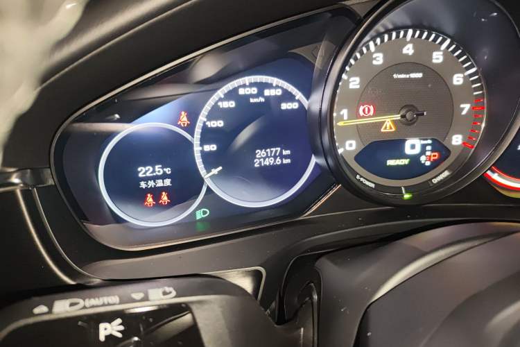 Used Porsche Panamera 2023 Panamera 4 E-Hybrid Executive Long Wheelbase Platinum Edition 2.9T Odometer Close Up