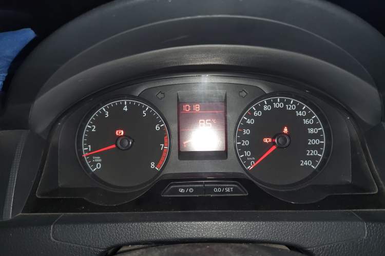 Used Volkswagen Santana 2015 1.6L Manual Fashion Edition
